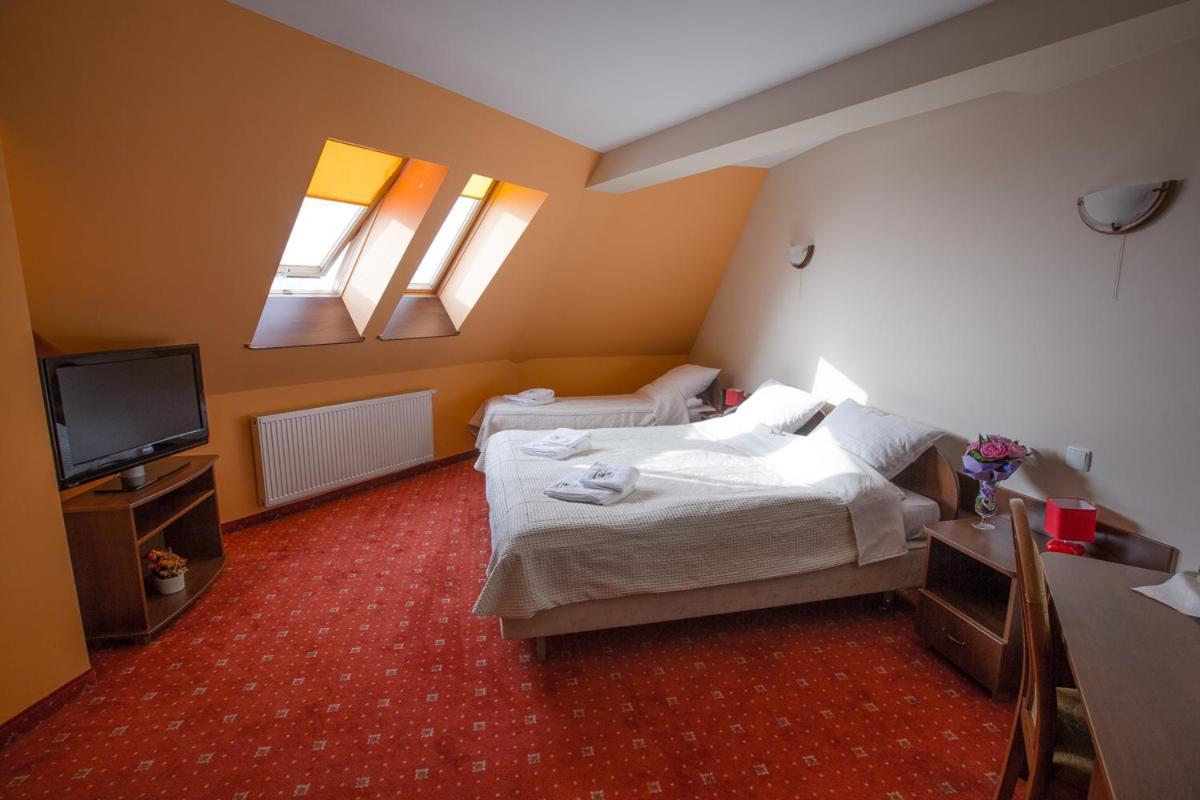 Skalny Dworek Nowy Targ Esterno foto