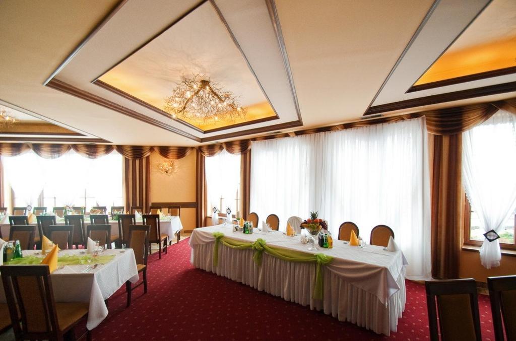 Skalny Dworek Nowy Targ Esterno foto